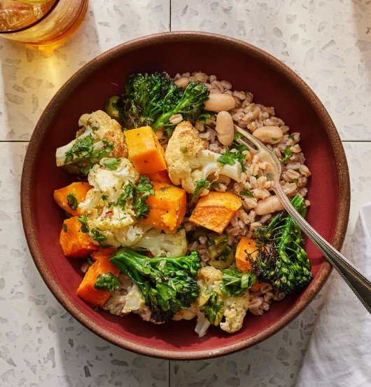 Buffalo Cauliflower Grain Bowl